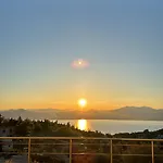 White - Sea View *