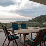 White - Sea View فيلة