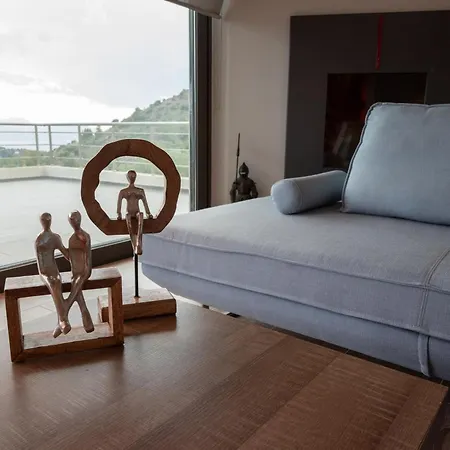 White - Sea View * Лоутраки