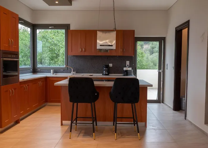 Вилла White - Sea View Лоутраки