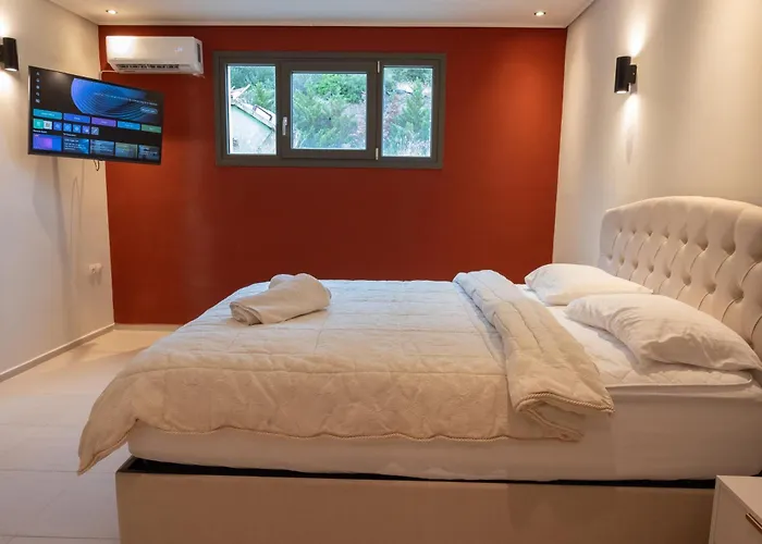 White - Sea View Лоутраки