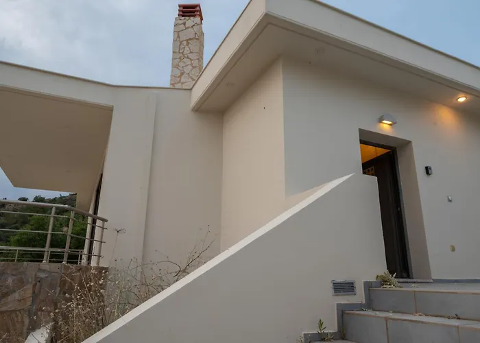 White - Sea View * Лоутраки