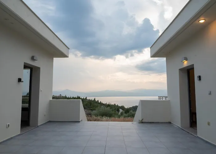 Вилла White - Sea View Лоутраки