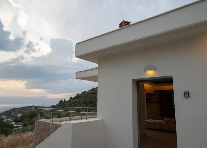 White - Sea View Loutráki