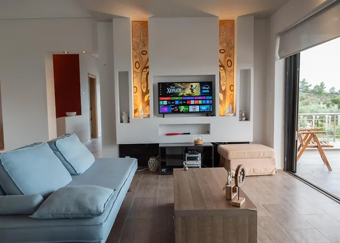 White - Sea View * Лоутраки